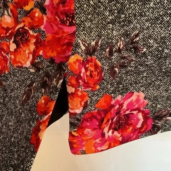 Betsy Johnson size 6 - pencil dress with cap sleeves - black and white - Picture 9 of 10